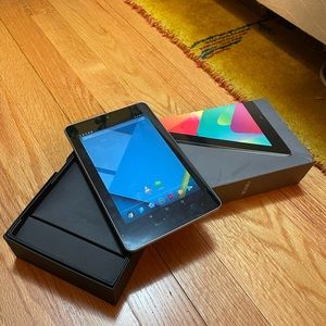 Nexus 7 -16GB Android Tablet + Case